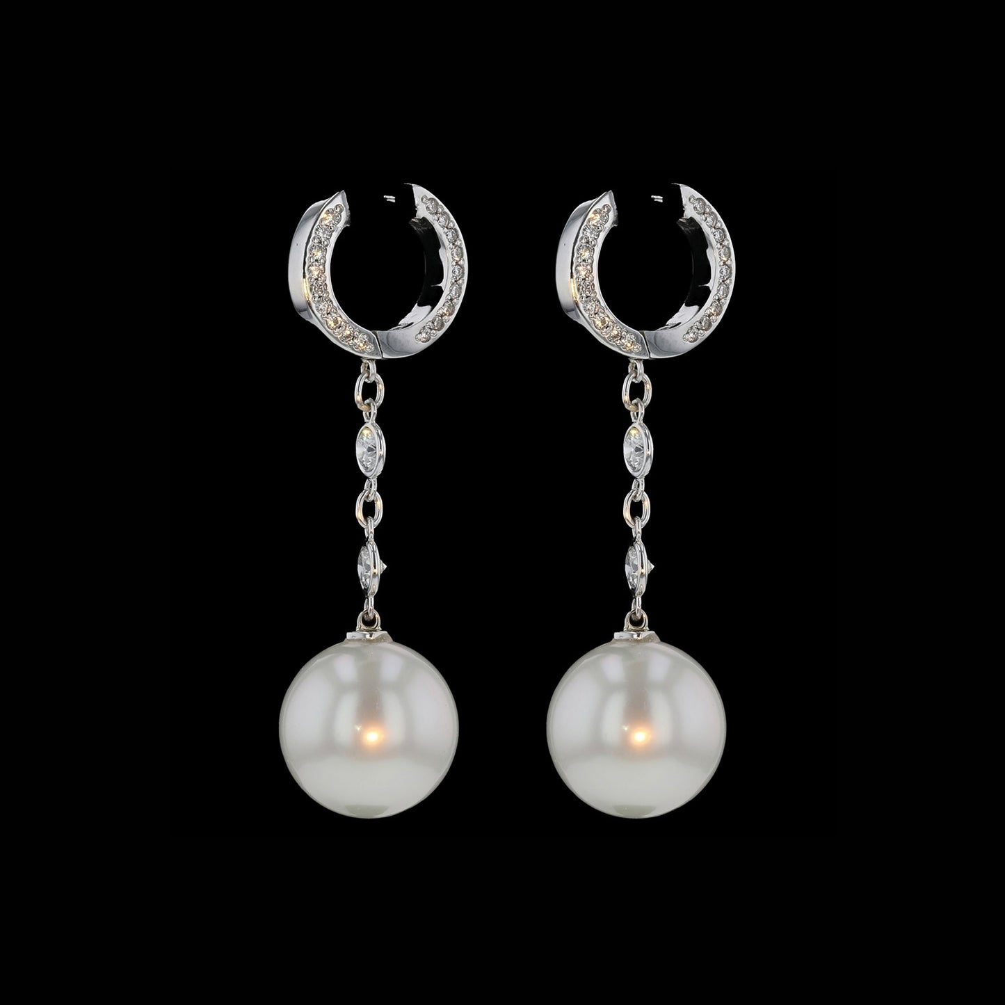 Ear Line Pearl Cloud Hug