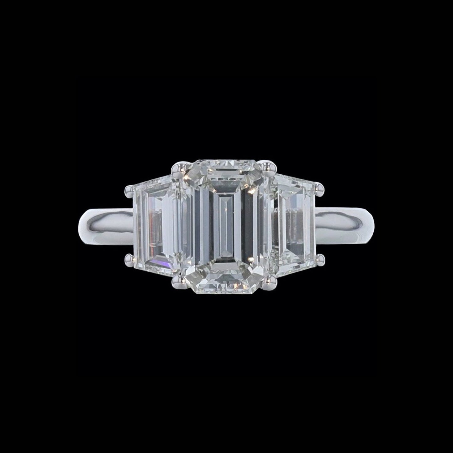 Ring Simple 3 Emerald Trapezoid 2.45