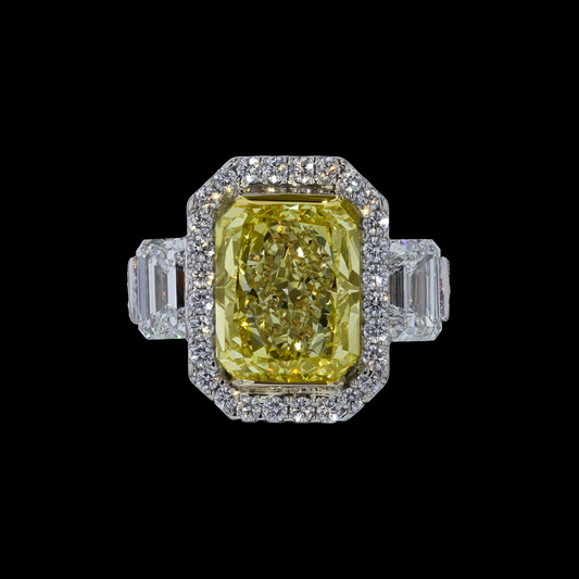Ring Simple Yellow Radiant Diamond with Diamond Frame