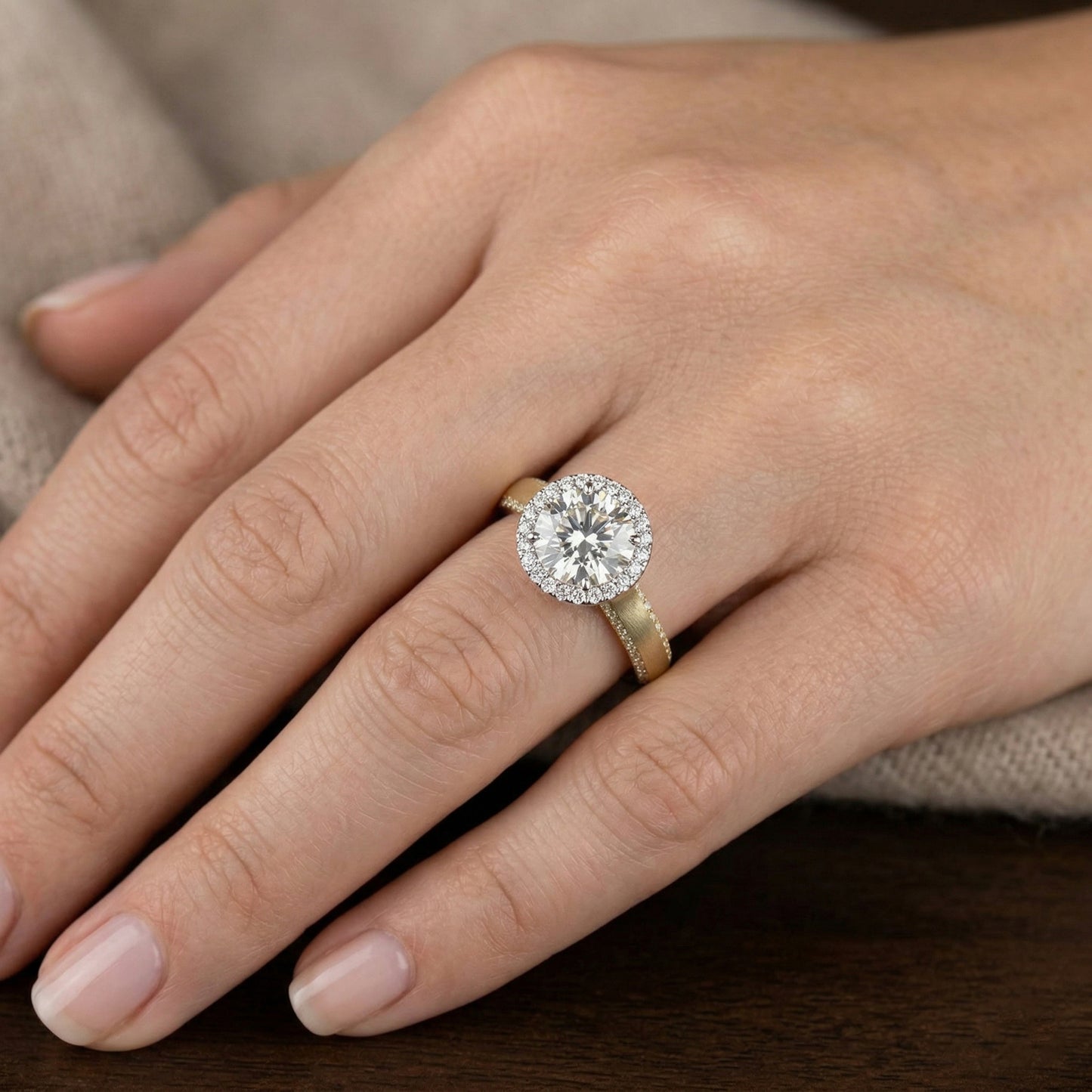 Ring Cloud Round Diamond