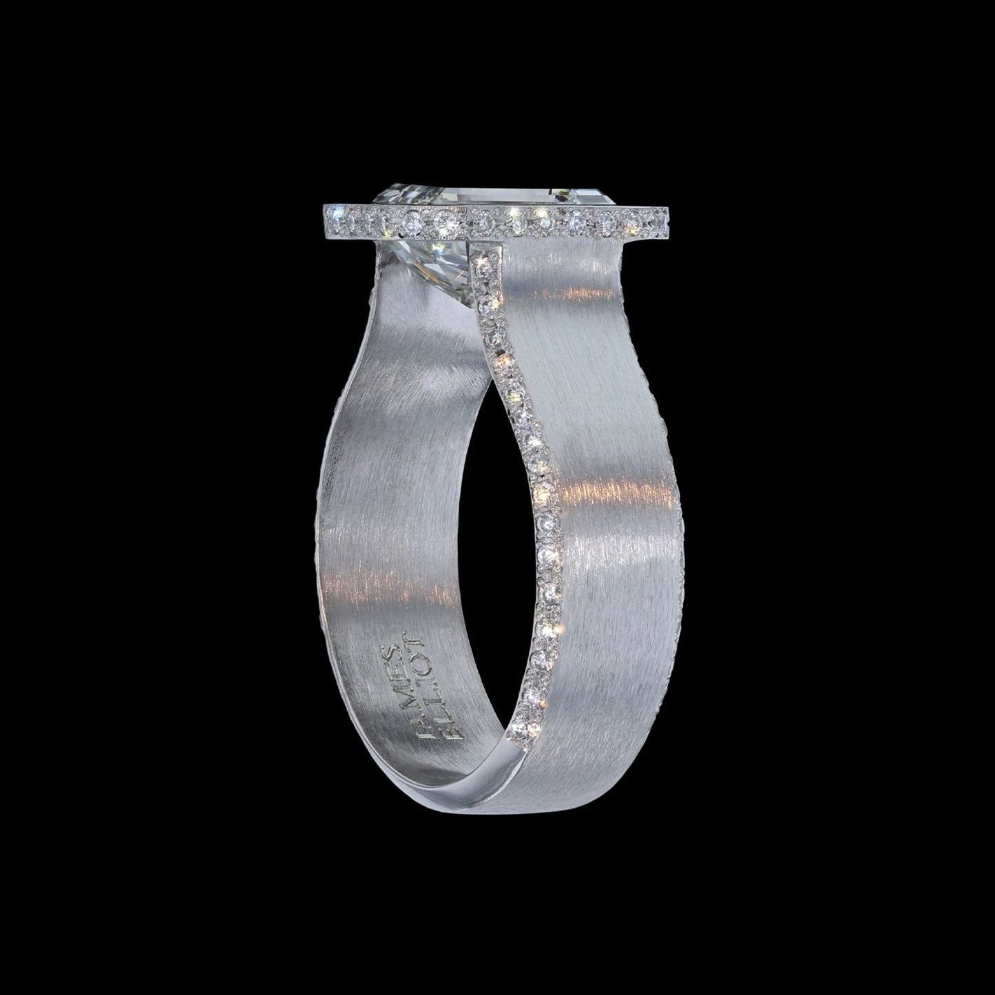 Ring Solid Emerald